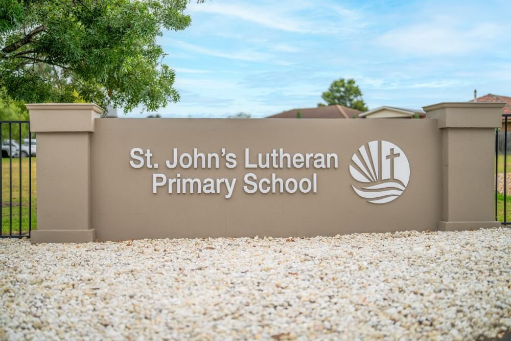 stjohns-school-entrance_1000px.jpg